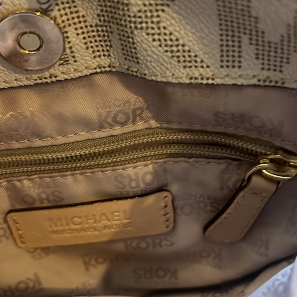 NWOT Ivory Michael Kors Long Crossbody Bag - Picture 11 of 12